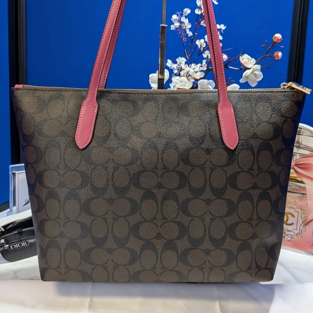 Coach Signature Canvas Zip Tote With Horse And Carriage